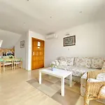 Casa de hóspedes Family Viva Close To The