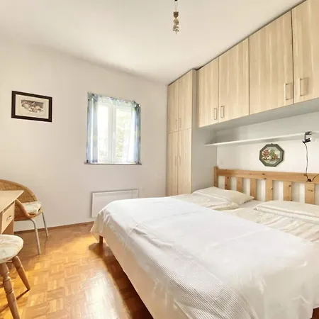 Family Viva Close To The Gasthof Krk Town
