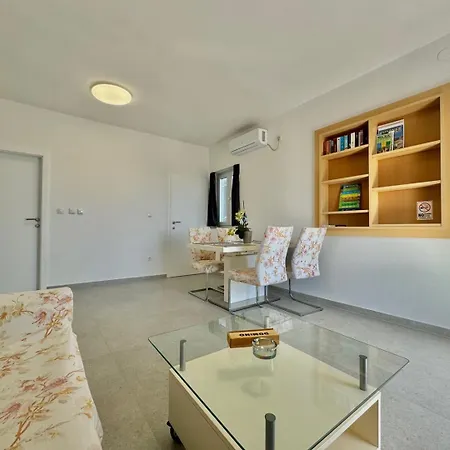 Family Viva Close To The Gasthof Krk Town