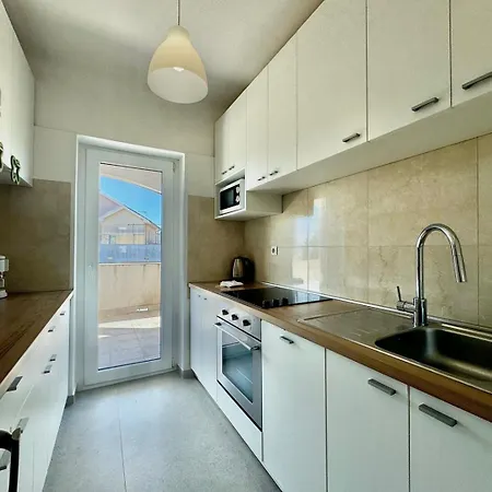 Family Viva Close To The Affittacamere Krk Town