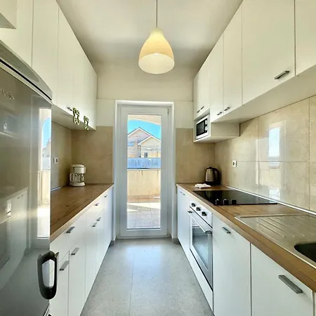 Family Viva Close To The Affittacamere Krk Town