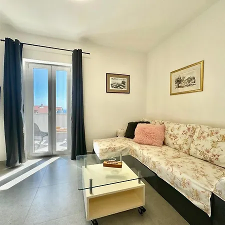 Affittacamere Family Viva Close To The Krk Town
