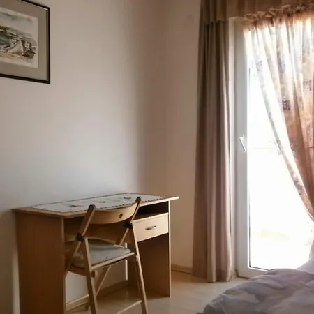 Guest house Family Viva Close To The Krk Town