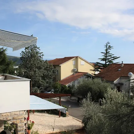 Family Viva Close To The Guest house Krk Town